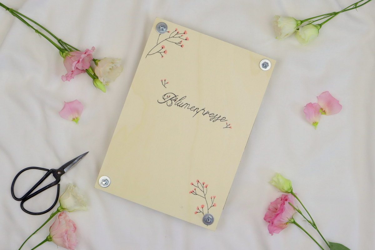 DIY selbstgebaute Blumenpresse aus Holz